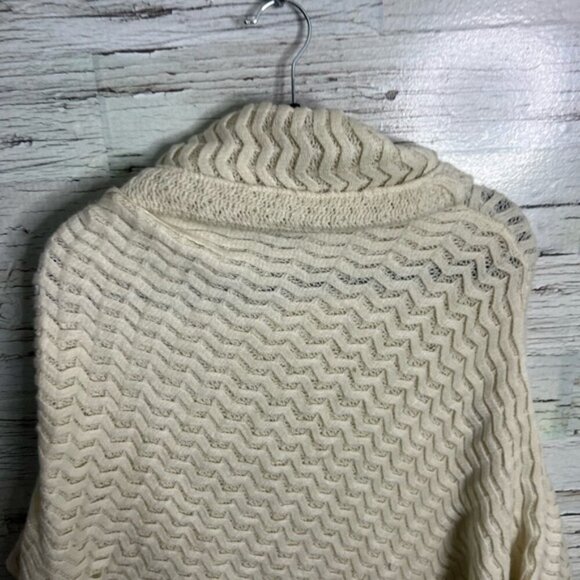 Steve Madden Chunky Turtleneck Sweater Poncho - Picture 5 of 7